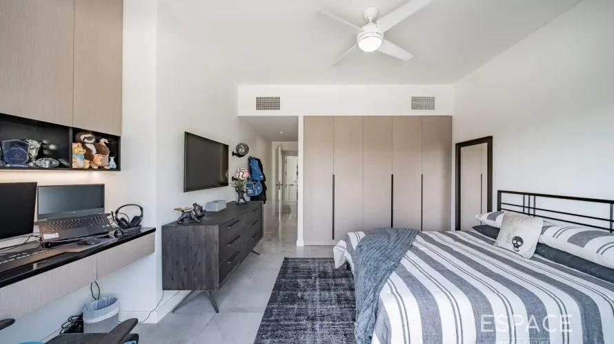 4 bedrooms villa for sale , Meadows, Dubai, UAE No. 1188 № 13