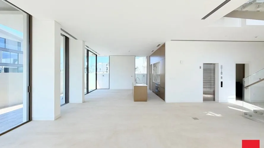 4 bedrooms villa for sale , Dubai, UAE No. 702