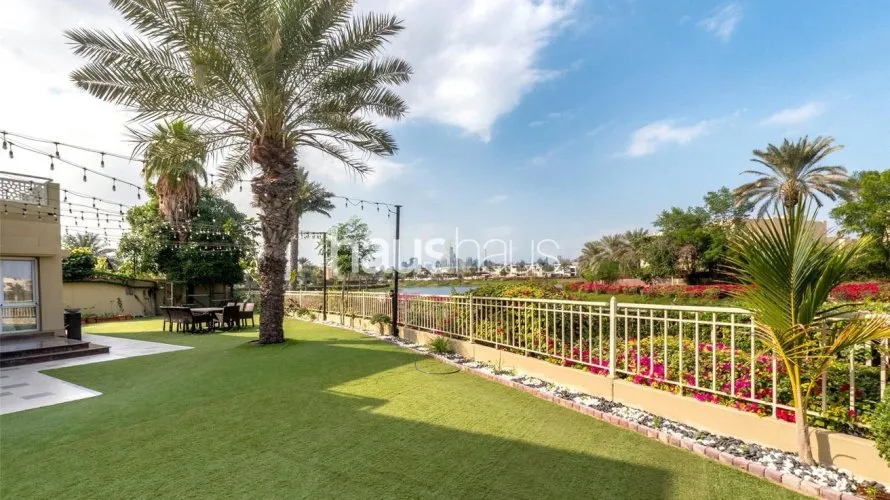 6 bedrooms villa for sale , Meadows, Dubai, UAE No. 795 № 23