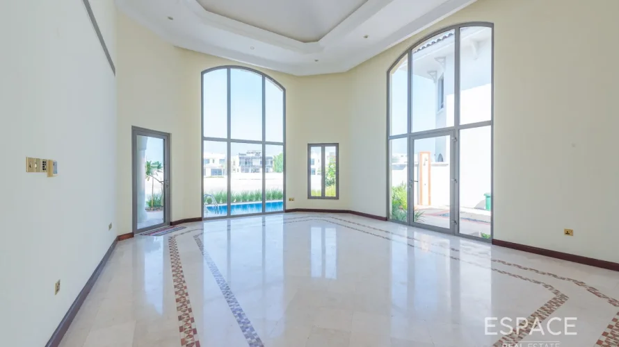 4 bedrooms villa for sale , Palm Jumeirah, Dubai, UAE No. 1187 № 1