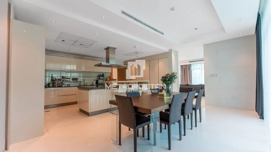 4 bedrooms villa for sale , Dubai Marina, Dubai, UAE No. 666 № 19