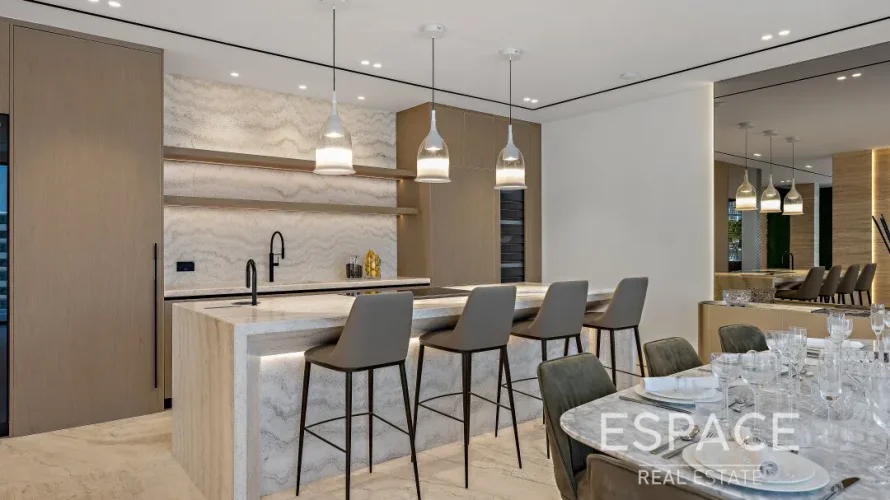 6 bedrooms villa for sale , Palm Jumeirah, Dubai, UAE No. 1056 № 3