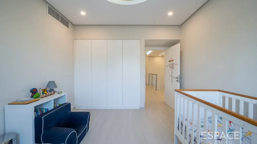 6 bedrooms villa for sale , Meadows, Dubai, UAE No. 1022 № 6