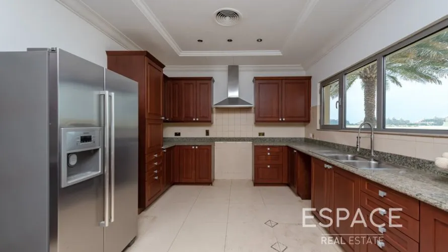 5 bedrooms villa for sale , Palm Jumeirah, Dubai, UAE No. 1047 № 4