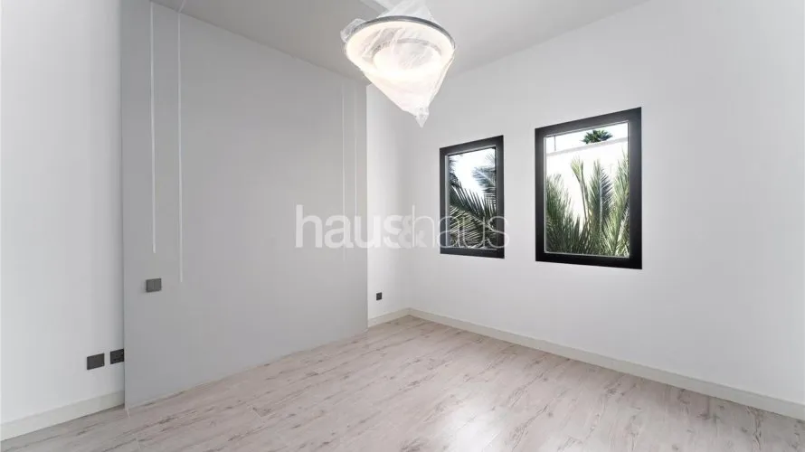 6 bedrooms villa for sale , Meadows, Dubai, UAE No. 763 № 16