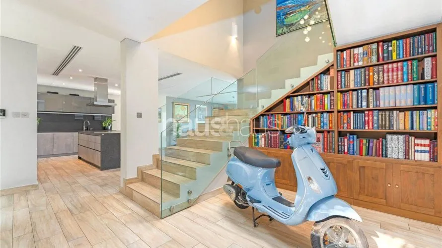 5 bedrooms villa for sale , Dubai Sports City, Dubai, UAE No. 787 № 13