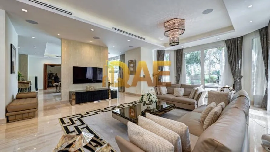 7 bedrooms villa for sale , Emirates Hills, Dubai, UAE No. 160 № 5
