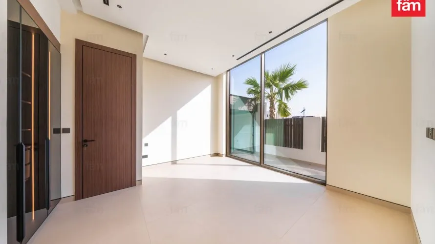 6 bedrooms villa for sale , Dubai, UAE No. 1552 № 3