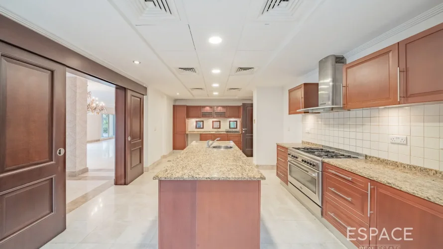 5 bedrooms villa for sale , Meadows 8, Meadows, Dubai, UAE No. 1203 № 4