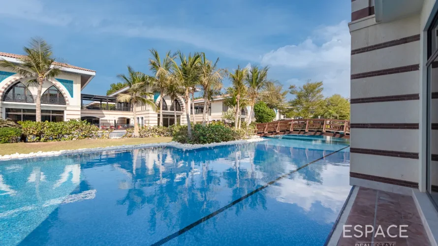 4 bedrooms villa for sale , Palm Jumeirah, Dubai, UAE No. 1036 № 16