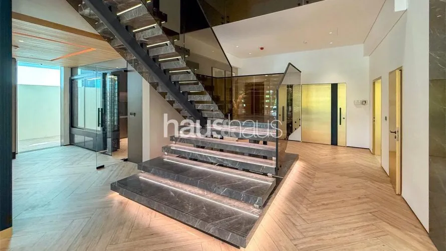 5 bedrooms villa for sale , Jumeirah Golf Estates, Dubai, UAE No. 819 № 9