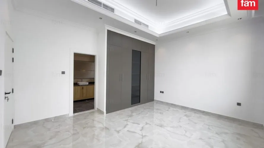 6 bedrooms villa for sale , Dubai, UAE No. 1627 № 12