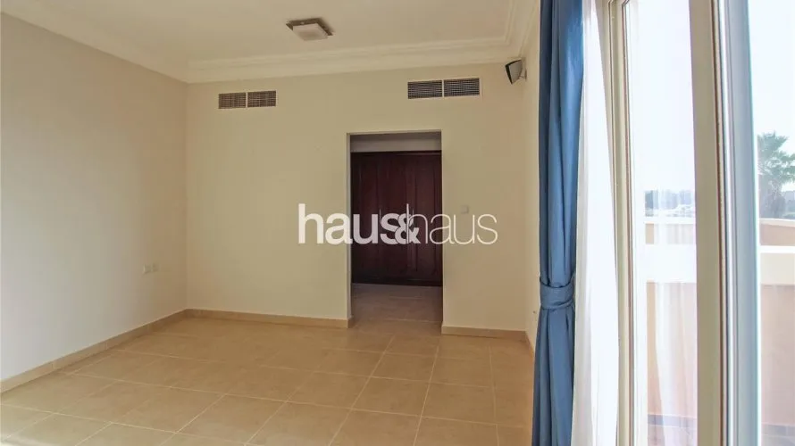 6 bedrooms villa for sale , Dubai Sports City, Dubai, UAE No. 782 № 15