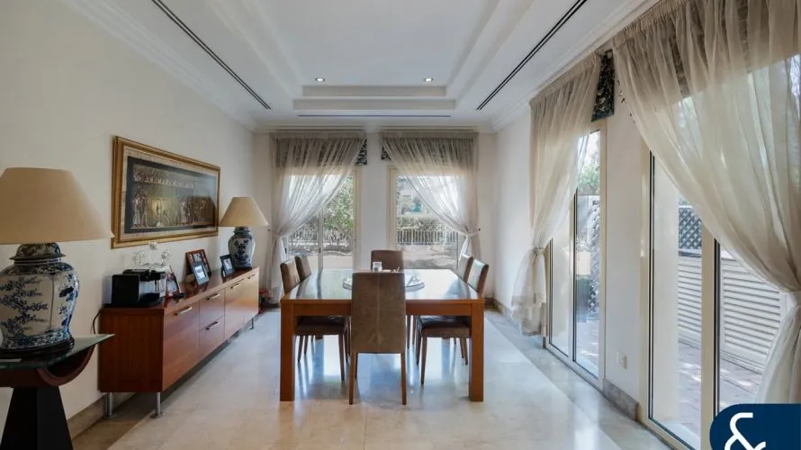 5 bedrooms villa for sale , Meadows, Dubai, UAE No. 1320 № 4