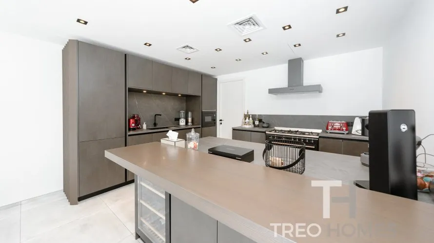 4 bedrooms villa for sale , Meadows, Dubai, UAE No. 688 № 8