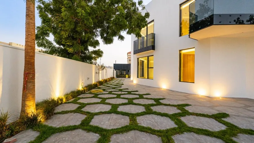 5 bedrooms villa for sale , Dubai, UAE No. 437 № 2