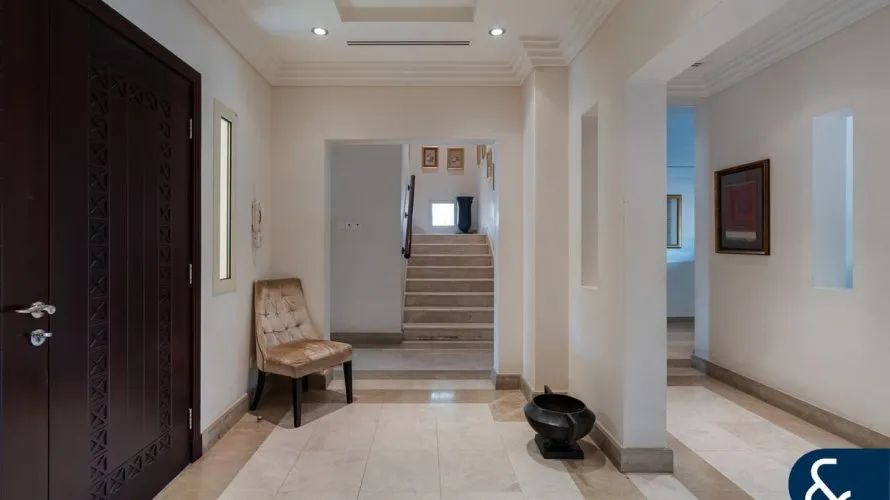 5 bedrooms villa for sale , Meadows, Dubai, UAE No. 1320 № 2