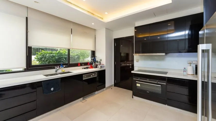 6 bedrooms villa for sale , Dubai, UAE No. 203 № 21