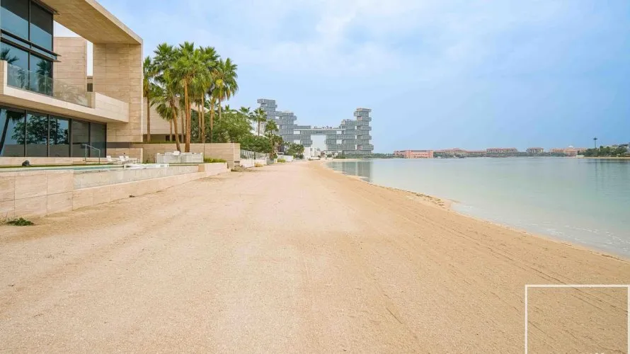 6 bedrooms villa for sale, Palm Jumeirah, Dubai, UAE No. 1459 № 1