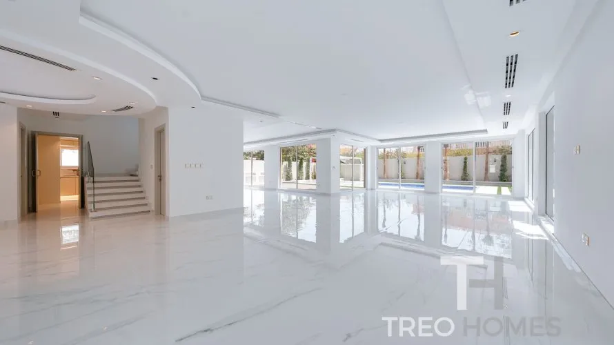 5 bedrooms villa for sale , Legacy, Jumeirah Park, Dubai, UAE No. 646 № 1