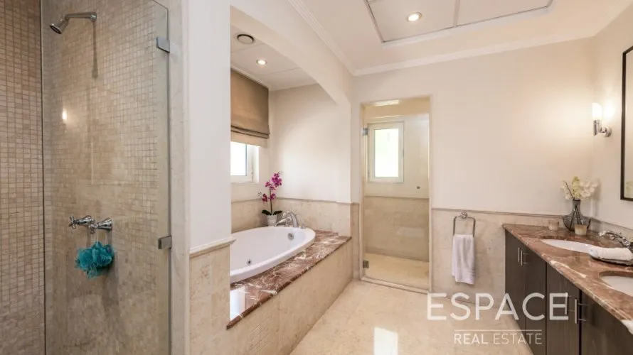 6 bedrooms villa for sale , Dubai, UAE No. 1028 № 7