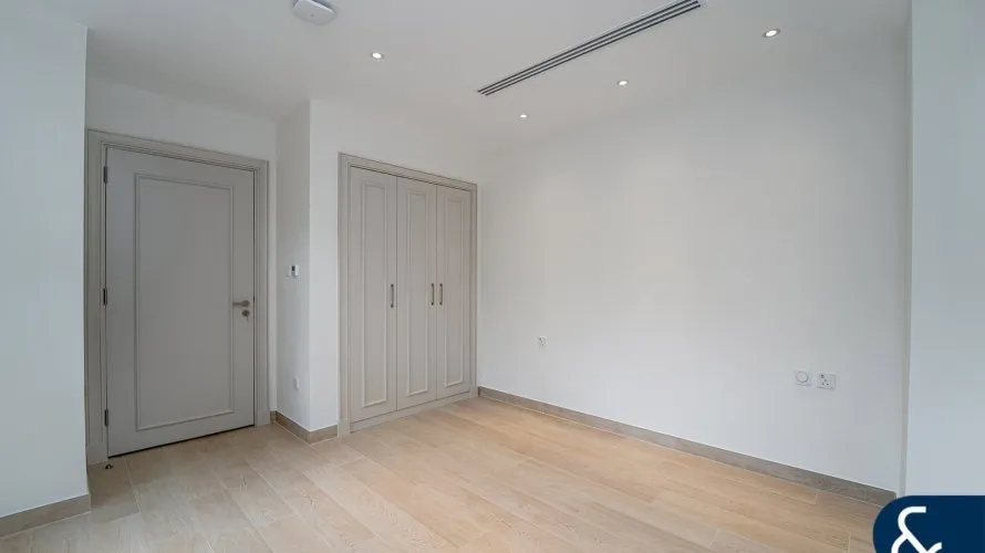 5 bedrooms villa for sale , Victory Heights, Dubai Sports City, Dubai, UAE No. 1368 № 15