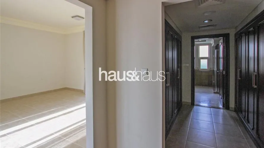 6 bedrooms villa for sale , Dubai Sports City, Dubai, UAE No. 782 № 22