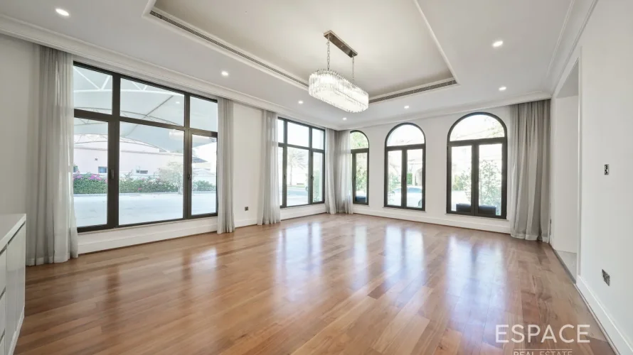 5 bedrooms villa for sale , Palm Jumeirah, Dubai, UAE No. 1048 № 1