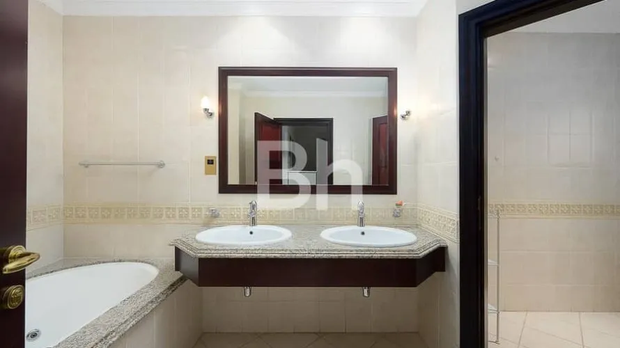 4 bedrooms villa for sale , Palm Jumeirah, Dubai, UAE No. 970 № 16