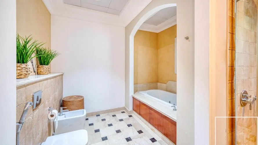 5 bedrooms villa for sale , Jumeirah Golf Estates, Dubai, UAE No. 1485 № 21