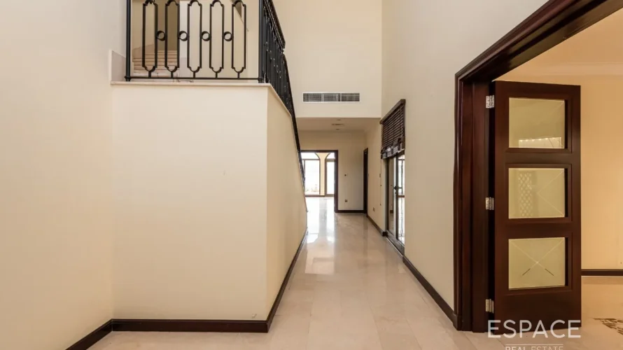 4 bedrooms villa for sale , Palm Jumeirah, Dubai, UAE No. 1037 № 9