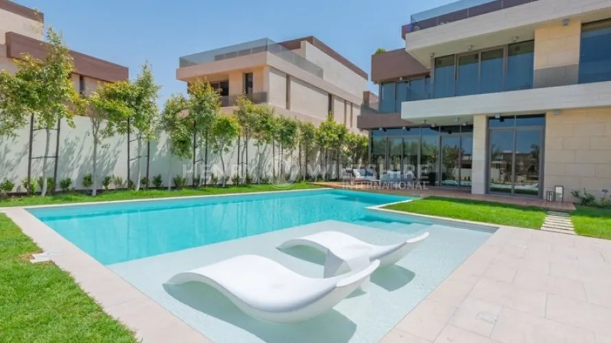 4 bedrooms villa for sale , Saadiyat Island, Abu Dhabi, UAE No. 549 № 3