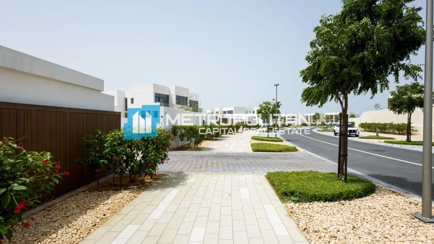 6 bedrooms villa for sale, Abu Dhabi, UAE No. 2247 № 2