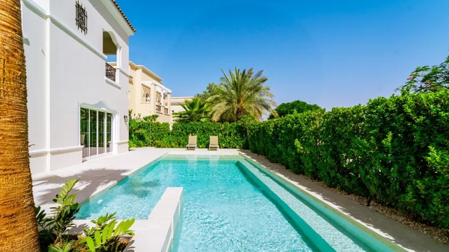 6 bedrooms townhouse for sale, Dubai, UAE No. 2255 № 1