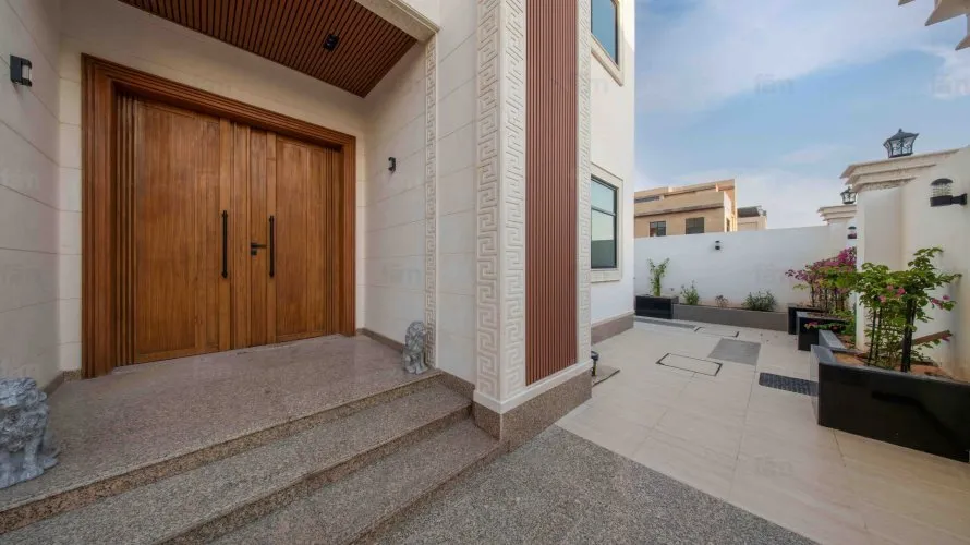 6 bedrooms villa for sale , Dubai, UAE No. 2335 № 20