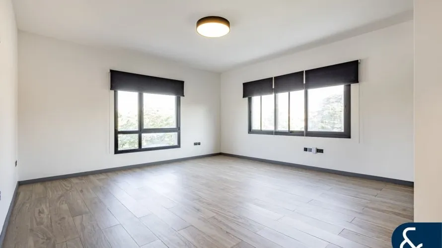 5 bedrooms villa for sale , The Villa, Dubai, UAE No. 2293 № 11