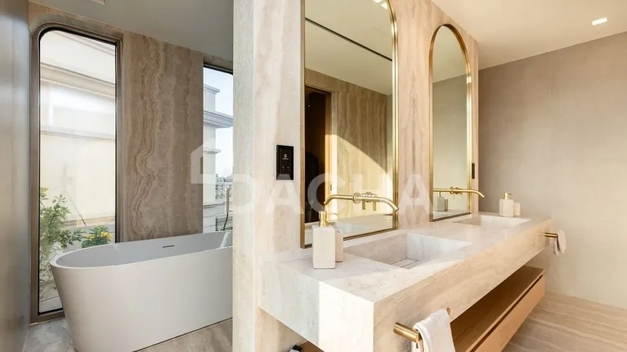 5 bedrooms villa for sale, Jumeirah Islands, Dubai, UAE No. 2432