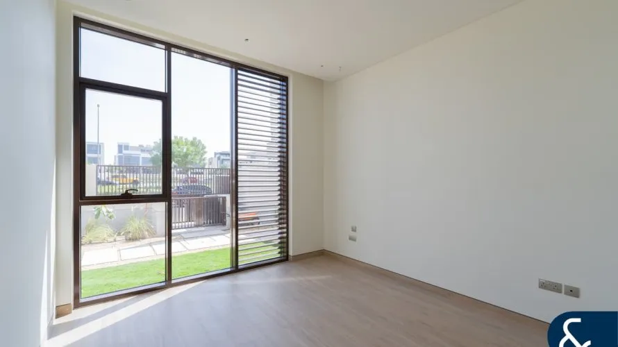 5 bedrooms villa for sale, Jumeirah Park Homes, Jumeirah Park, Dubai, UAE No. 2271 № 16