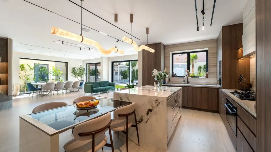 5 bedrooms villa for sale , Dubai, UAE No. 2377 № 9