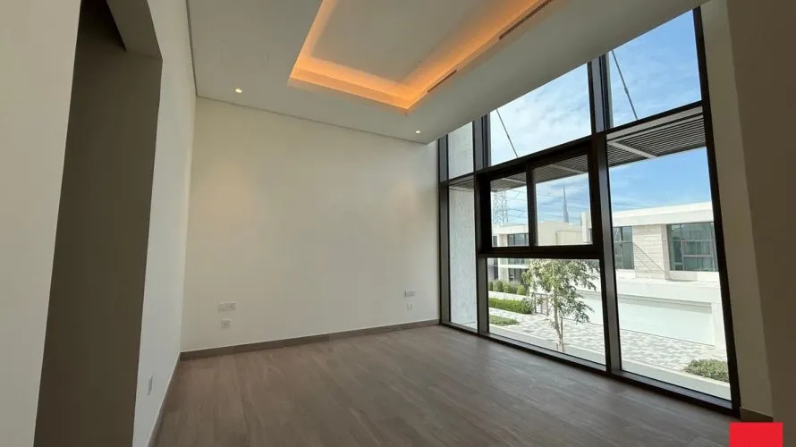 4 bedrooms villa for sale , Dubai, UAE No. 2419 № 10