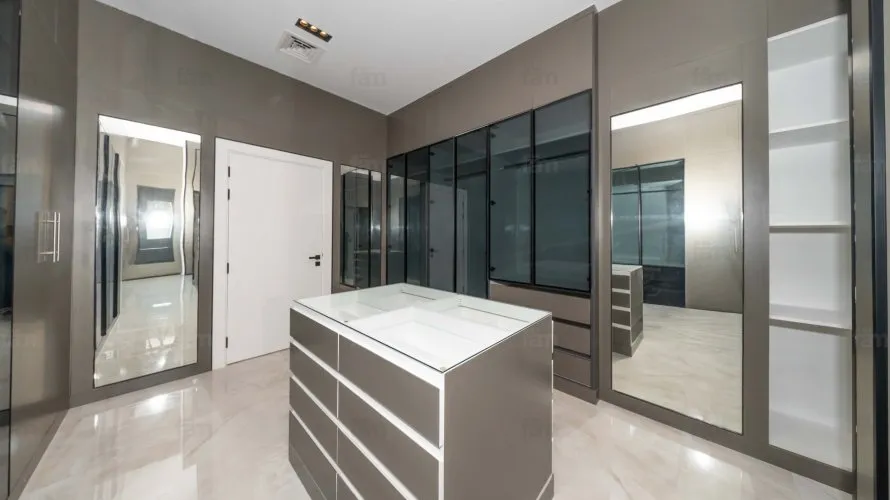 6 bedrooms villa for sale , Dubai, UAE No. 2335 № 3