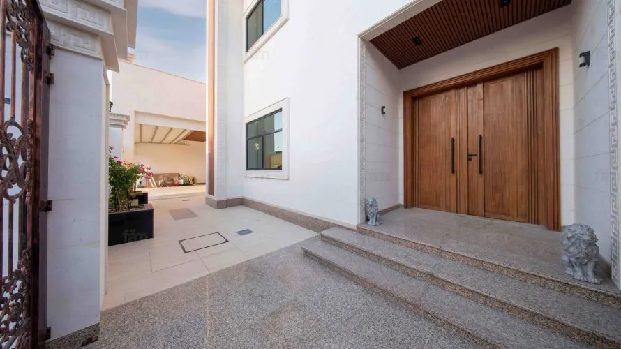6 bedrooms villa for sale , Dubai, UAE No. 2335 № 27