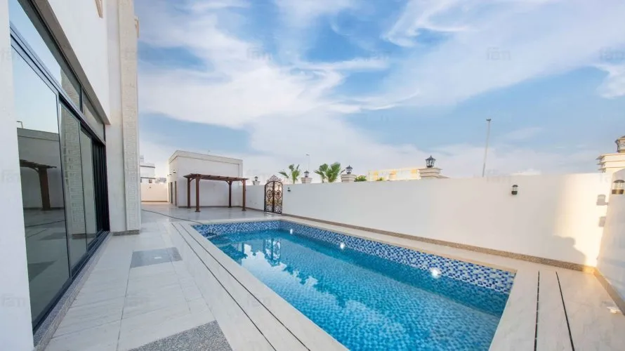 6 bedrooms villa for sale , Dubai, UAE No. 2335 № 24
