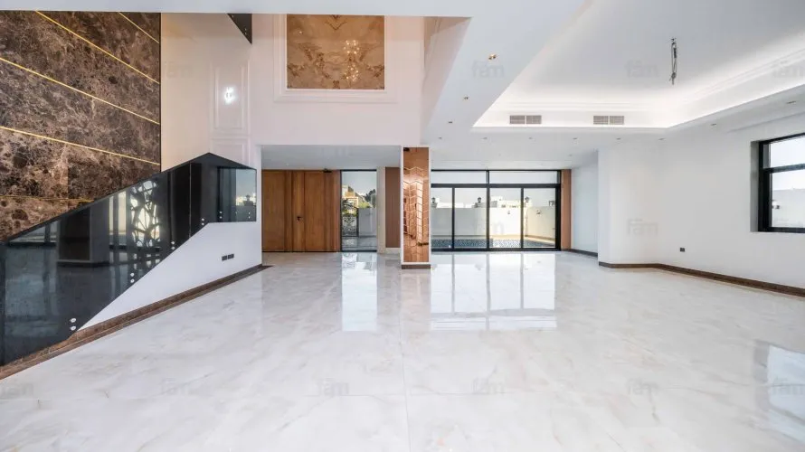 6 bedrooms villa for sale , Dubai, UAE No. 2335 № 9