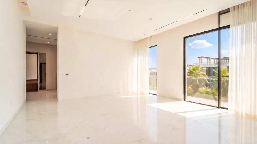 6 bedrooms villa for sale, Dubai, UAE No. 2489 № 14