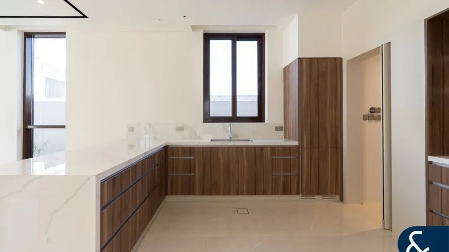 5 bedrooms villa for sale, Jumeirah Park Homes, Jumeirah Park, Dubai, UAE No. 2271 № 14