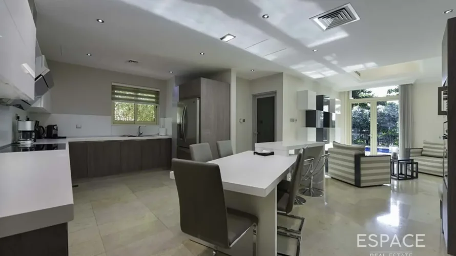 4 bedrooms villa for sale, Jumeirah Islands, Dubai, UAE No. 2956 № 3