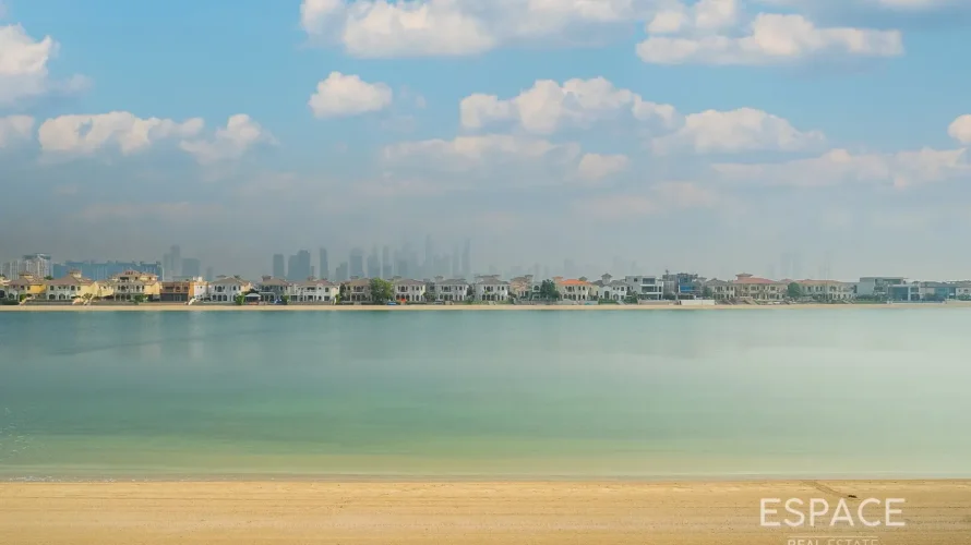 9 bedrooms villa for sale, Palm Jumeirah, Dubai, UAE No. 2964