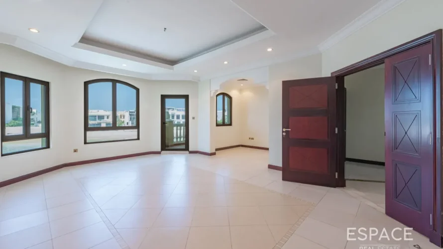 4 bedrooms villa for sale, Palm Jumeirah, Dubai, UAE No. 3010 № 9