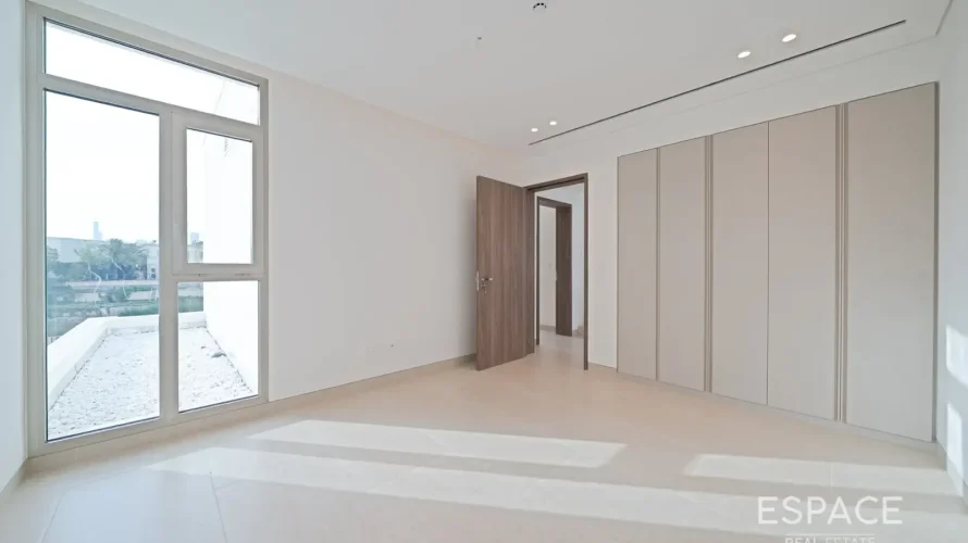 5 bedrooms villa for sale, Jumeirah Park, Dubai, UAE No. 3017